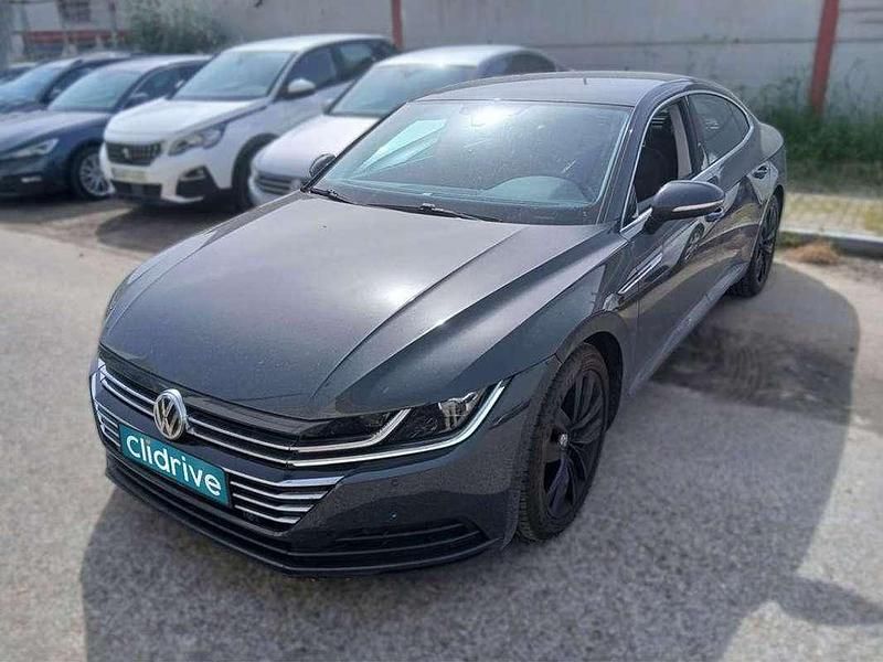 Usado VW Arteon 150 CV (110 kW) 2019 Gris Utilitario