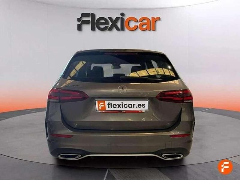 Usado Mercedes B200 150 CV (110 kW) 2020 Gris Monovolumen