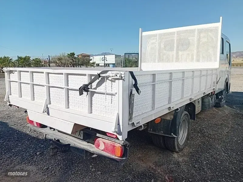 Usado Nissan Cabstar 130 CV (95 kW) 2018 Blanco Pickup/Camioneta