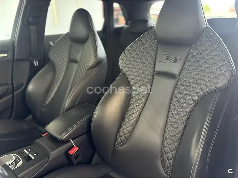 Usado Audi RS3 Performance 400 CV (294 kW) 2017 Gris / plata Berlina