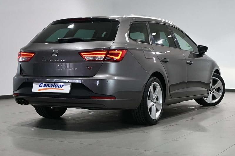 Usado Seat Leon ST FR 150 CV (110 kW) 2015 Gris Familiar