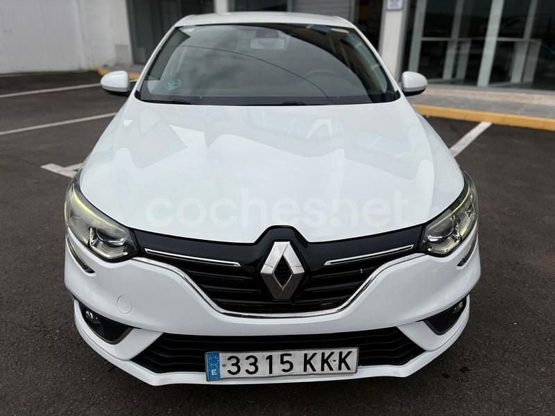 Usado Renault Mégane IV LIMITED 95 CV (69 kW) 2018 Blanco Berlina