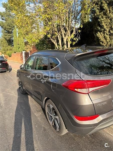 Usado Hyundai Tucson Style 176 CV (129 kW) 2015 Gris / plata SUV