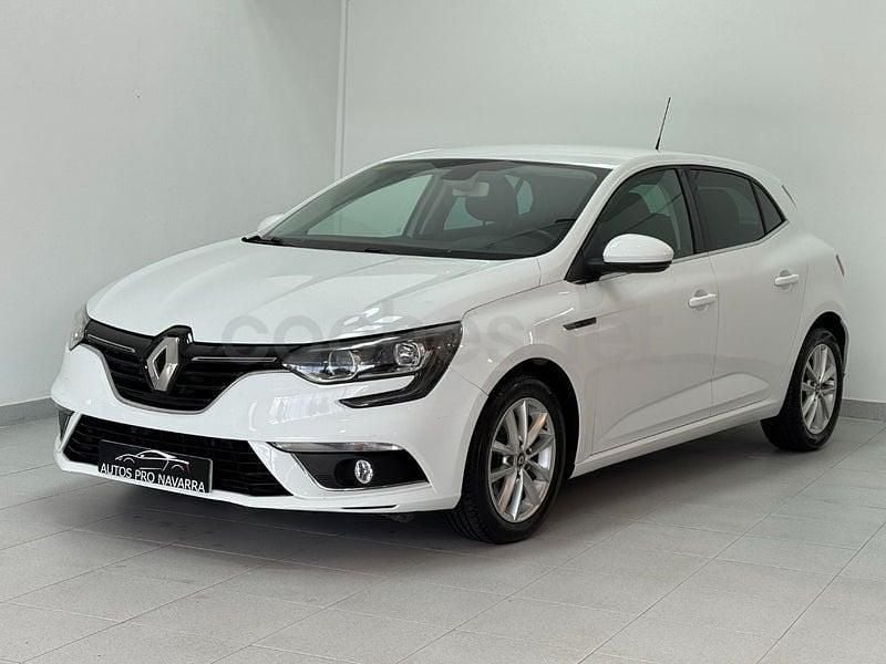 Usado Renault Mégane IV Intens 130 CV (95 kW) 2016 Blanco Berlina