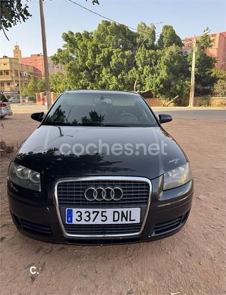 Negro Usado 2005 Audi A3 Sportback Ambiente Berlina | 5300 € (Precio justo) - Imagen 1/3