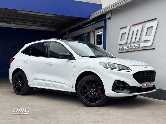 Usado Ford Kuga ST-Line X 225 CV (165 kW) 2023 Blanco SUV