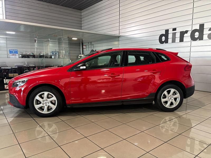 Usado Volvo V40 CC 150 CV (110 kW) 2018 Rojo Familiar