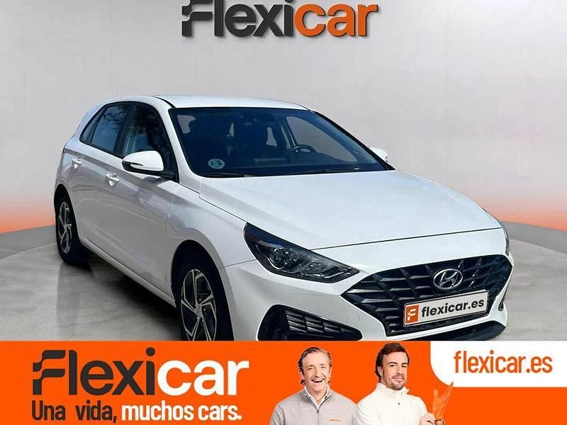 Blanco Usado 2021 Hyundai i30 Berlina | 16.490 € (Precio justo) - Imagen 1/4