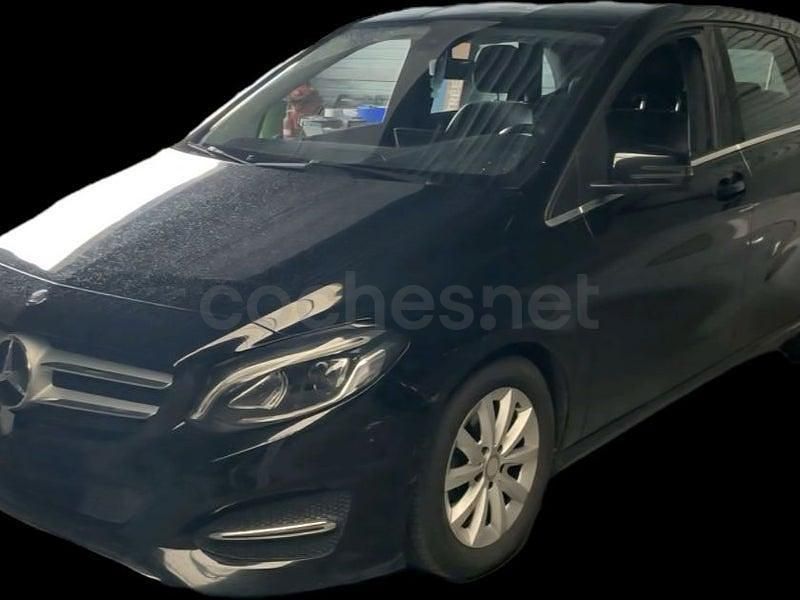 Usado Mercedes B180 109 CV (80 kW) 2017 Negro Monovolumen
