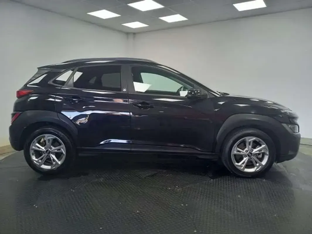 Usado Hyundai Kona 121 CV (88 kW) 2022 Negro SUV