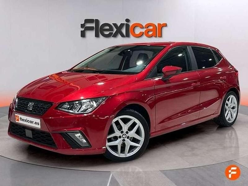 Usado Seat Ibiza Style 75 CV (55 kW) 2018 Rojo Utilitario
