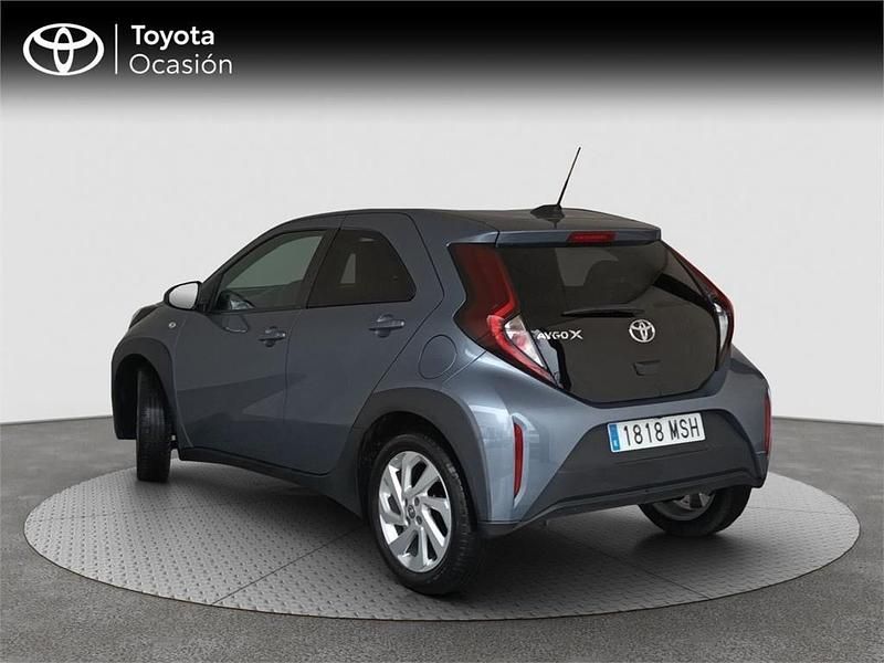 Usado Toyota Aygo X Play 72 CV (52 kW) 2024 Gris SUV
