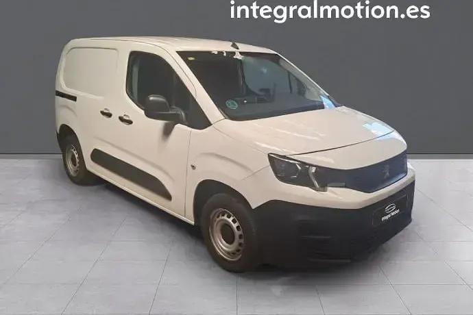 Usado Peugeot Partner 102 CV (75 kW) 2022 Blanco Monovolumen