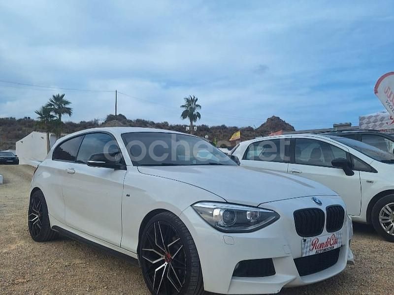 Blanco Usado 2014 BMW 118 Utilitario | 8900 € (Buen precio) - Imagen 1/4