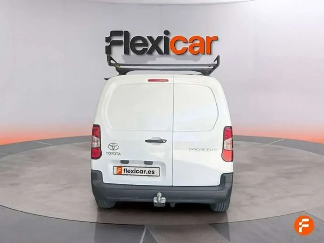 Usado Toyota Proace City City 131 CV (96 kW) 2021 Blanco Monovolumen