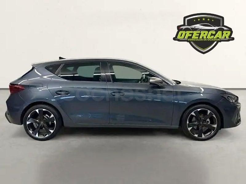 Usado Cupra Leon 150 CV (110 kW) 2025 Gris / plata Berlina