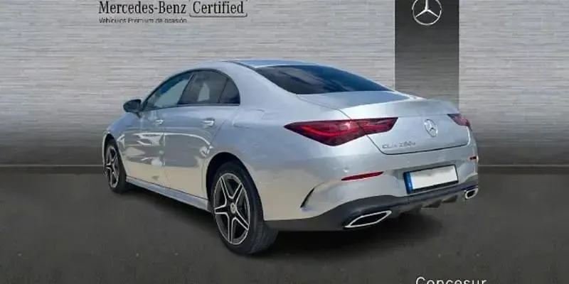 Usado Mercedes CLA250e 218 CV (160 kW) 2025 Plata Coupe