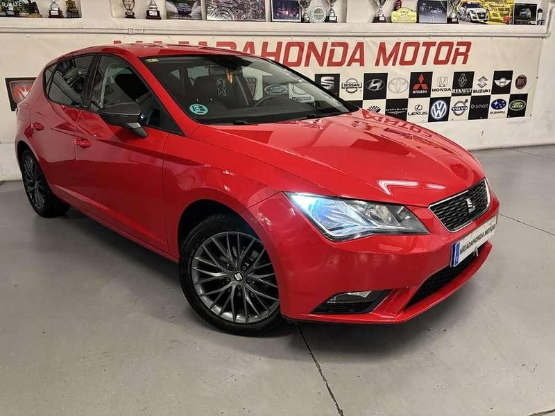 Usado Seat Leon Style 110 CV (80 kW) 2015 Rojo Utilitario