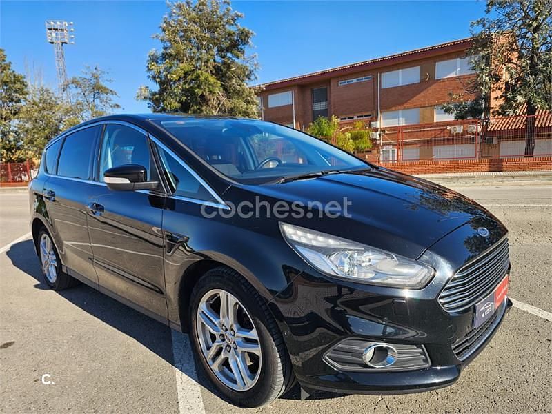 Negro Usado 2017 Ford S-MAX Vignale Monovolumen | 16.590 € (Buen precio) - Imagen 1/4
