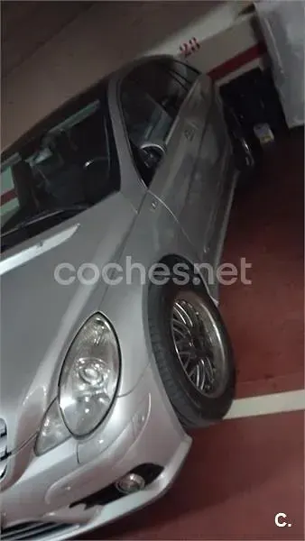 Usado Mercedes R320 224 CV (164 kW) 2006 Gris / plata Monovolumen