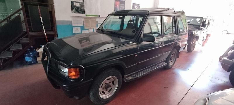 Usado Land Rover Discovery Basis 111 CV (81 kW) 1995 Verde SUV