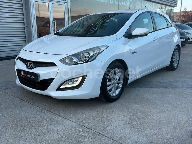 Blanco Usado 2013 Hyundai i30 Berlina | 10.500 € (Precio justo) - Imagen 1/4
