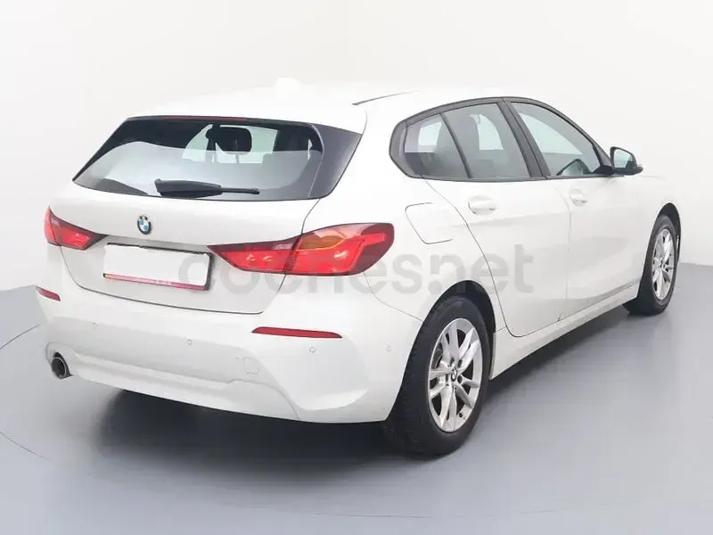 Usado BMW 118 140 CV (102 kW) 2020 Blanco Berlina