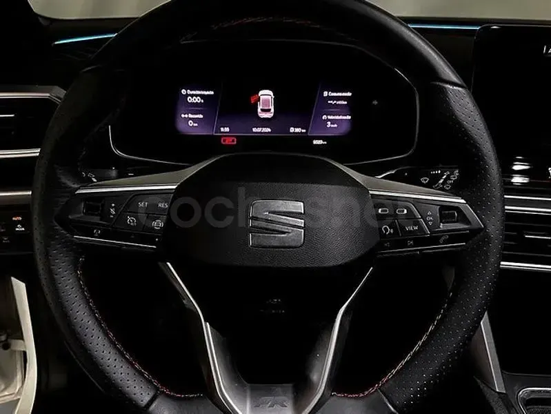 Usado Seat Leon FR 150 CV (110 kW) 2024 Gris / plata Berlina