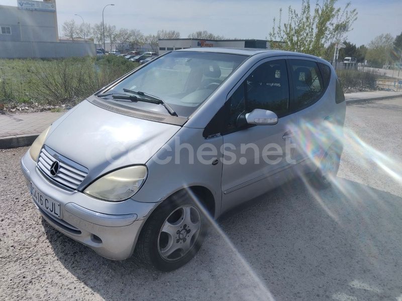 Usado Mercedes A170 Avantgarde 95 CV (69 kW) 2003 Gris claro Monovolumen