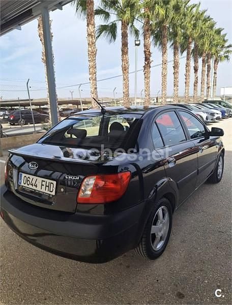 Usado Kia Rio EX 110 CV (80 kW) 2006 Negro Berlina