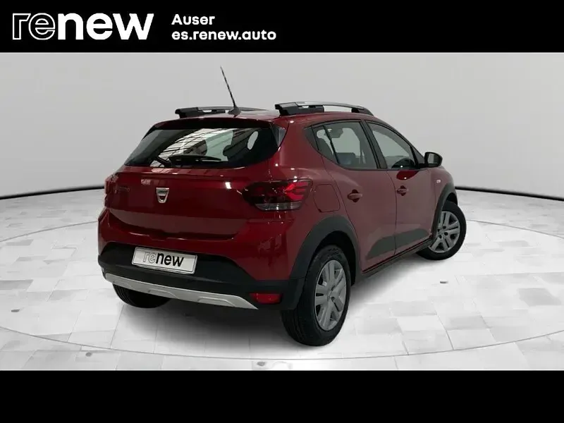 Usado Dacia Sandero Comfort 91 CV (66 kW) 2022 Rojo Berlina