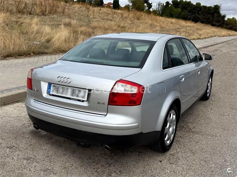Usado Audi A4 Sport 170 CV (125 kW) 2003 Gris / plata Berlina