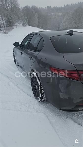 Begagnad Alfa Romeo Giulia Veloce 280 HK (205 kW) 2019 Grå Sedan