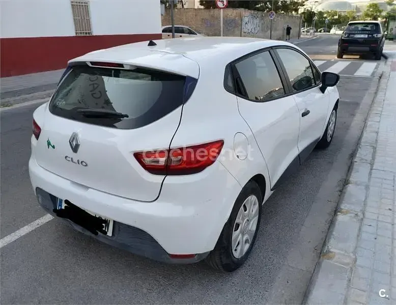 Usado Renault Clio IV Authentique 75 CV (55 kW) 2015 Blanco Berlina