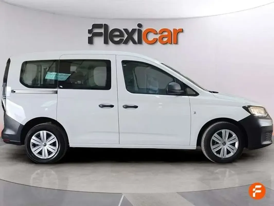 Usado VW Caddy 102 CV (75 kW) 2023 Blanco Monovolumen