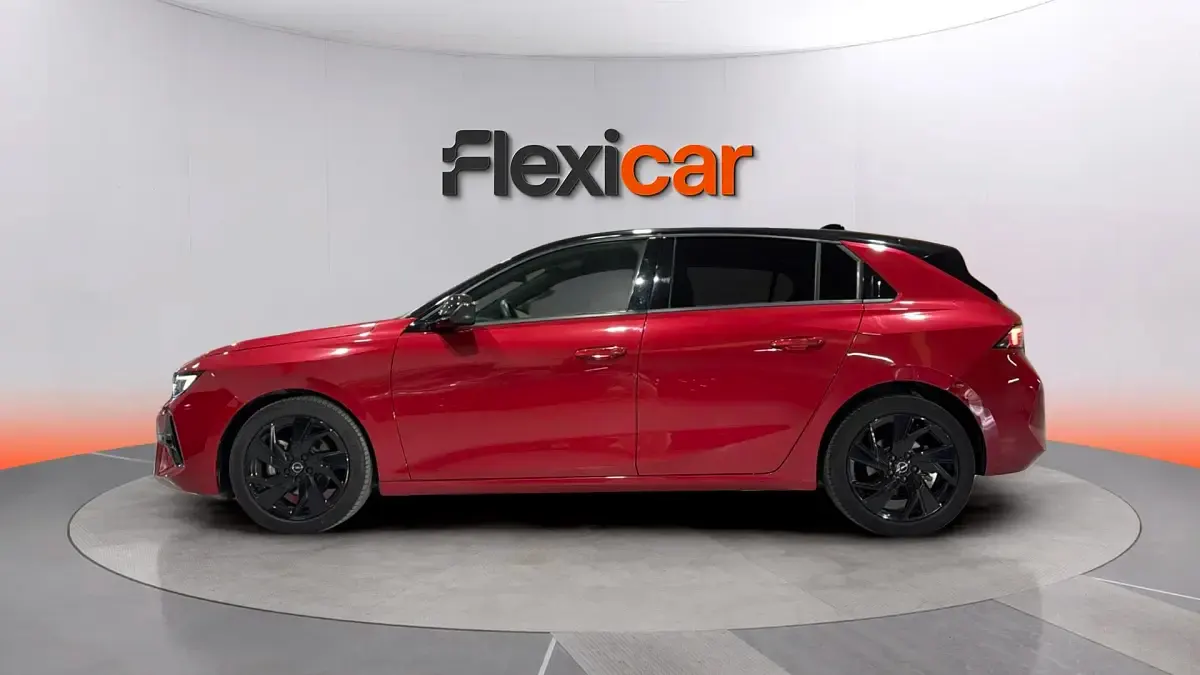 Usado Opel Astra Edition 131 CV (96 kW) 2022 Rojo Utilitario
