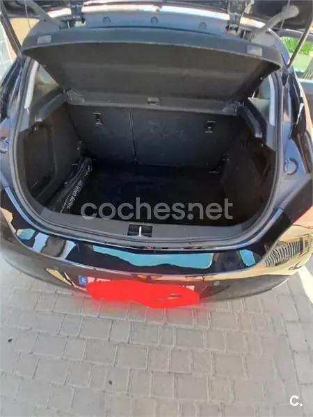 Usado Opel Astra Selective 110 CV (80 kW) 2012 Negro Berlina