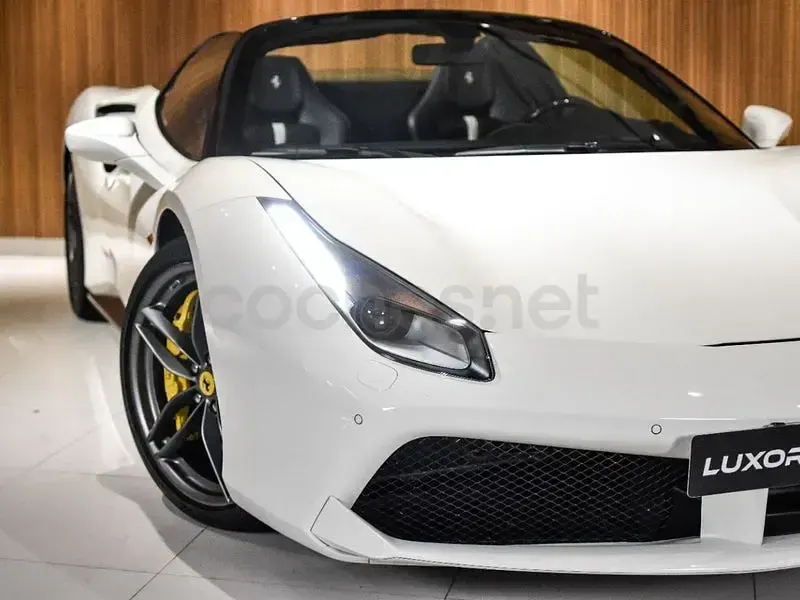 Usado Ferrari 488 670 CV (492 kW) 2017 Blanco Descapotable