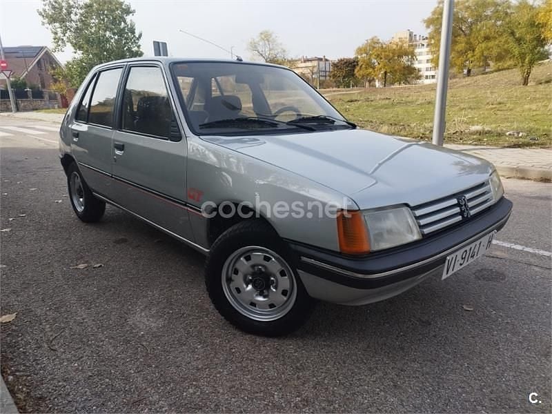 Usado Peugeot 205 GTi 85 CV (62 kW) 1986 Gris / plata Berlina