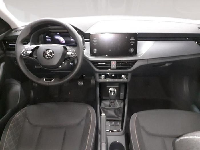 Usado Skoda Scala Selection 95 CV (69 kW) 2024 Gris Utilitario