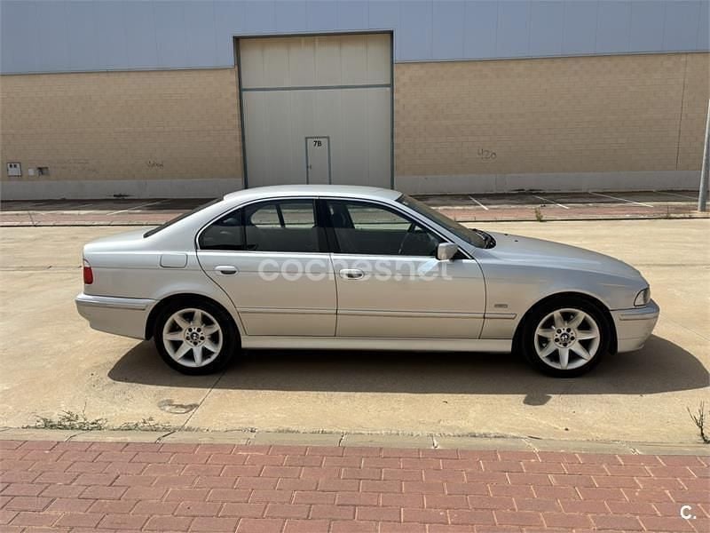 Usado BMW 530 193 CV (141 kW) 2003 Gris / plata Familiar