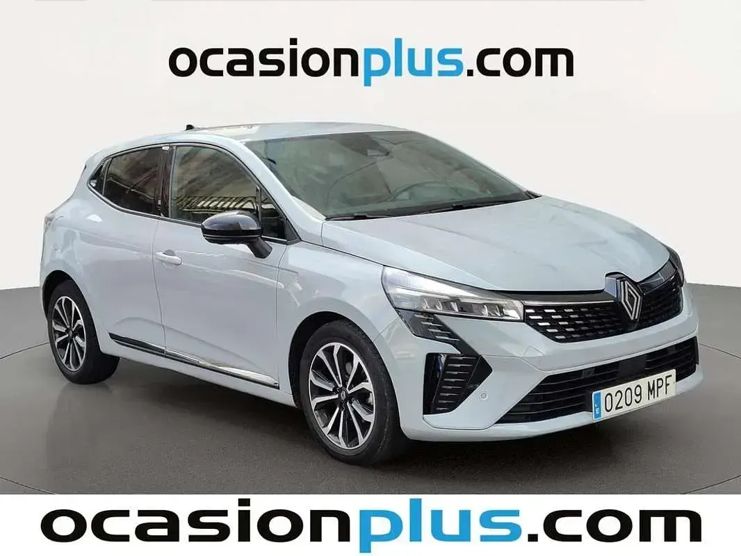 Usado Renault Clio Techno 91 CV (66 kW) 2024 Gris Utilitario