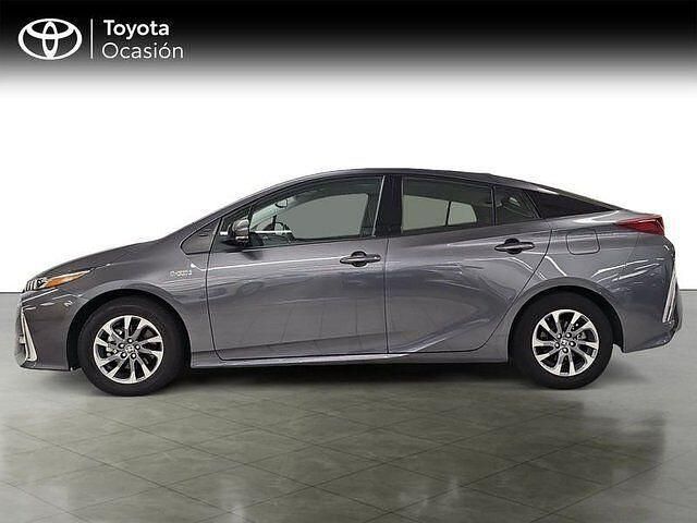 Usado Toyota Prius Advance 122 CV (89 kW) 2021 Gris / plata Berlina