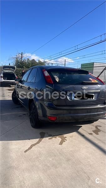 Usado Ford Focus Trend 115 CV (84 kW) 2006 Azul Berlina