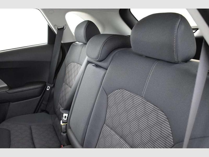 Usado Kia Niro 141 CV (103 kW) 2018 Blanco SUV