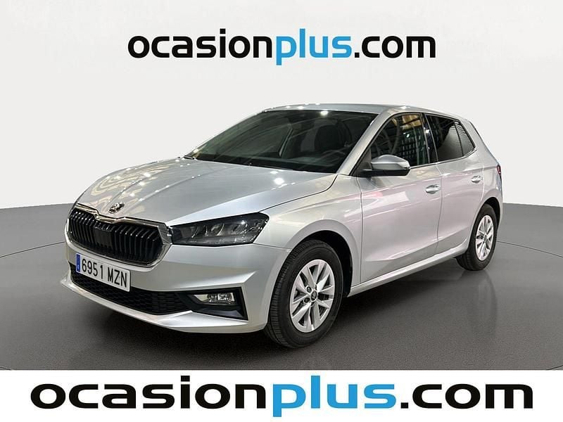 Gris plata Usado 2025 Skoda Fabia Selection Utilitario | 18.264 € (Super precio) - Imagen 1/4