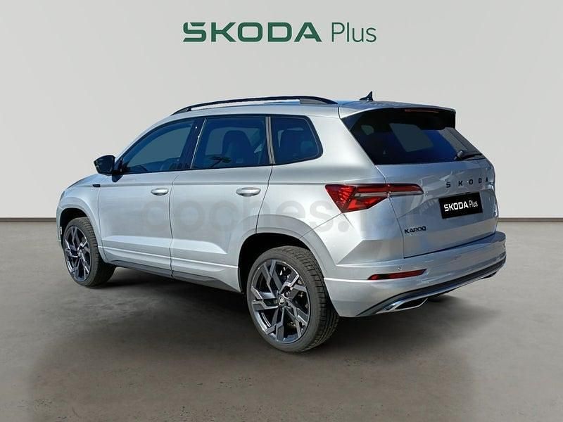 Usado Skoda Karoq SportLine 115 CV (84 kW) 2025 Gris / plata SUV