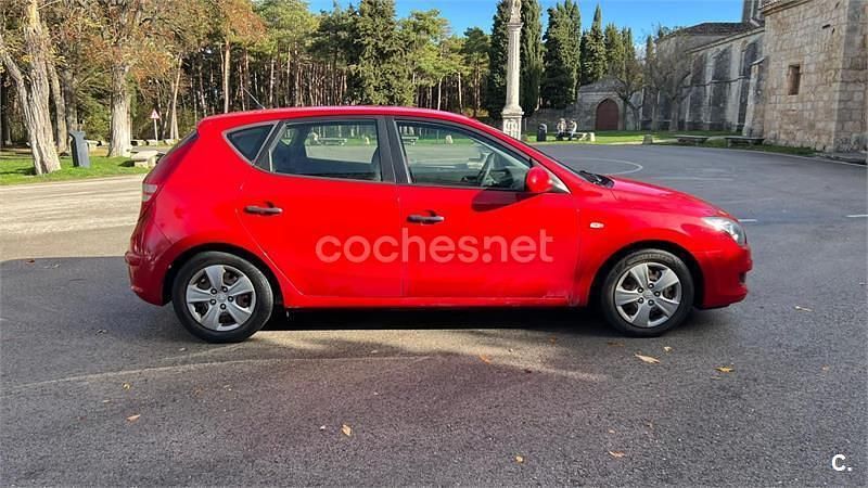 Rojo Usado 2009 Hyundai i30 Classic Berlina | 3200 € (Precio justo) - Imagen 1/4