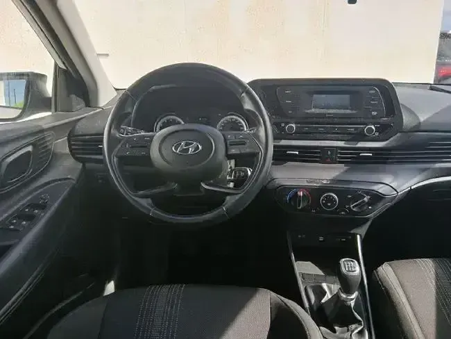 Usado Hyundai Bayon 84 CV (61 kW) 2021 Blanco SUV