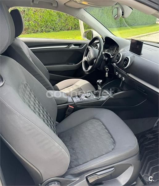 Usado Audi A3 Ambiente 105 CV (77 kW) 2014 Blanco Berlina